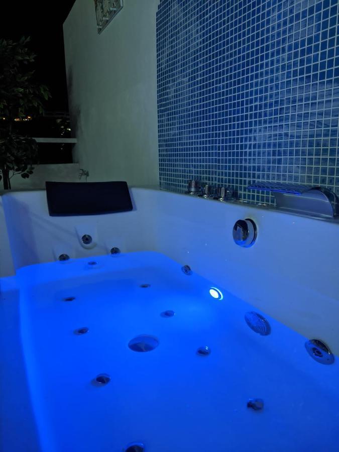 Jacuzzi Suite, Sueno De Pakito 아데제 외부 사진